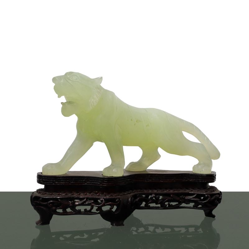 Tigre in Giada Verde Chiaro.