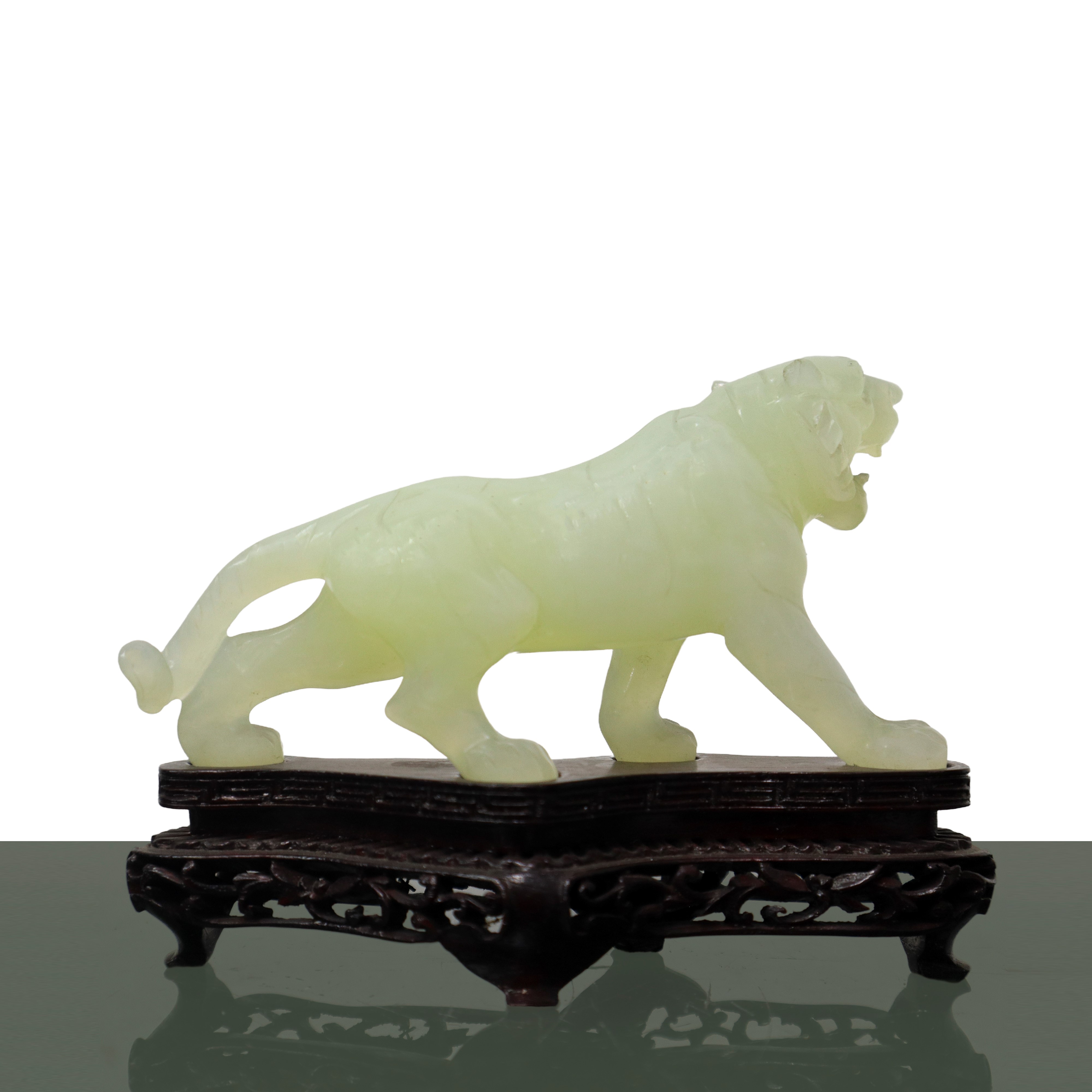Tigre in Giada Verde Chiaro.