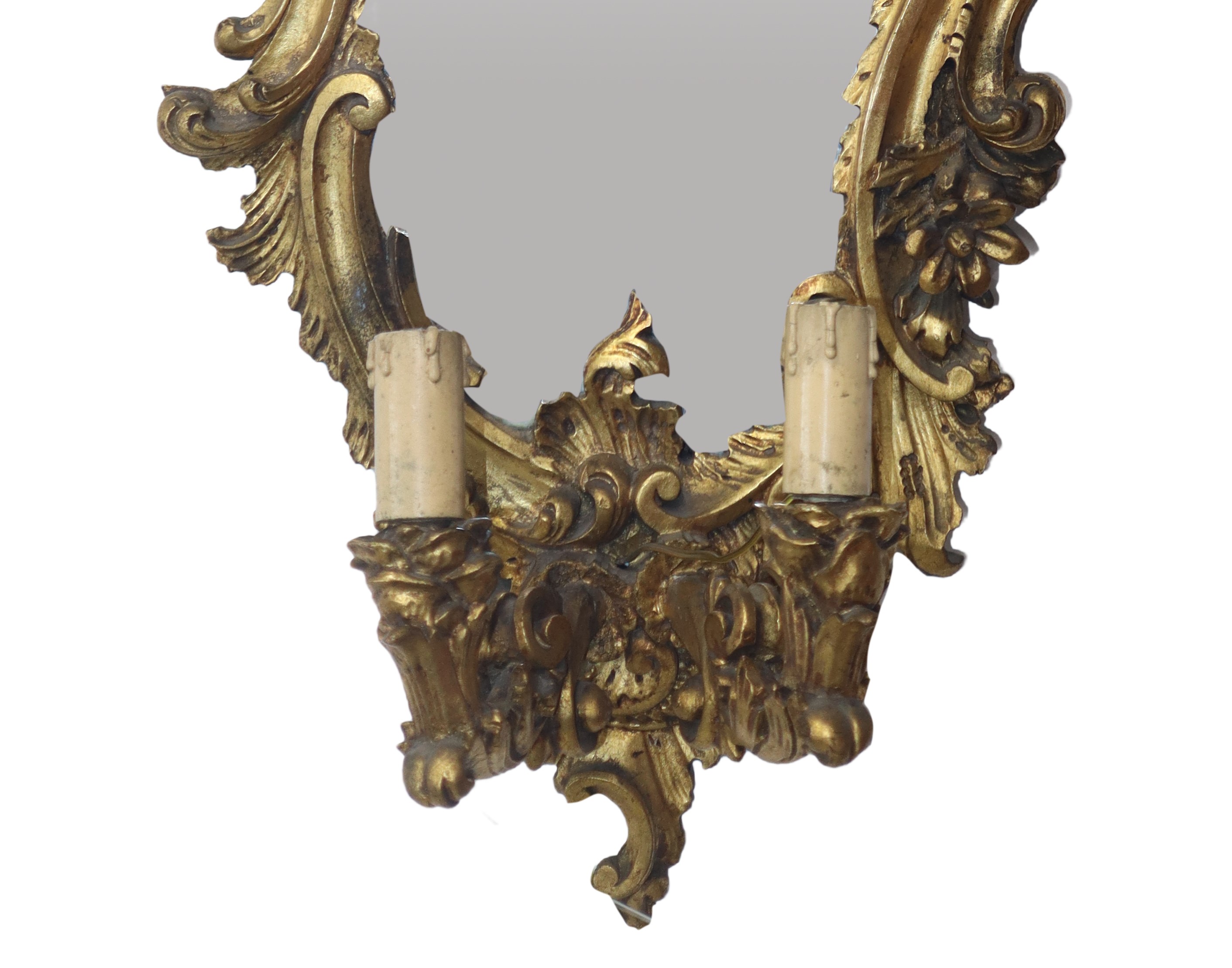 Specchiera in legno dorato con candelabri