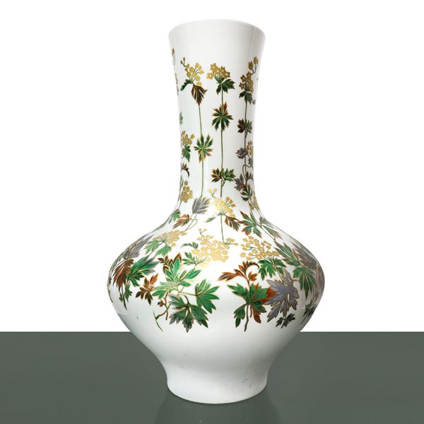 K&amp;A Krautheim Selb Bavaria - Vaso cloisonne in porcellana bianca con decori a foglie verdi e fiori dorati