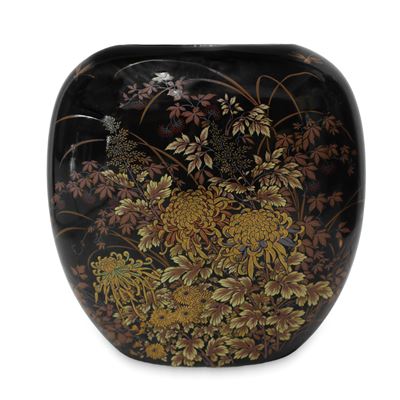 Vaso in Porcellana, Base Nera con Decorazioni Floreali Dorate