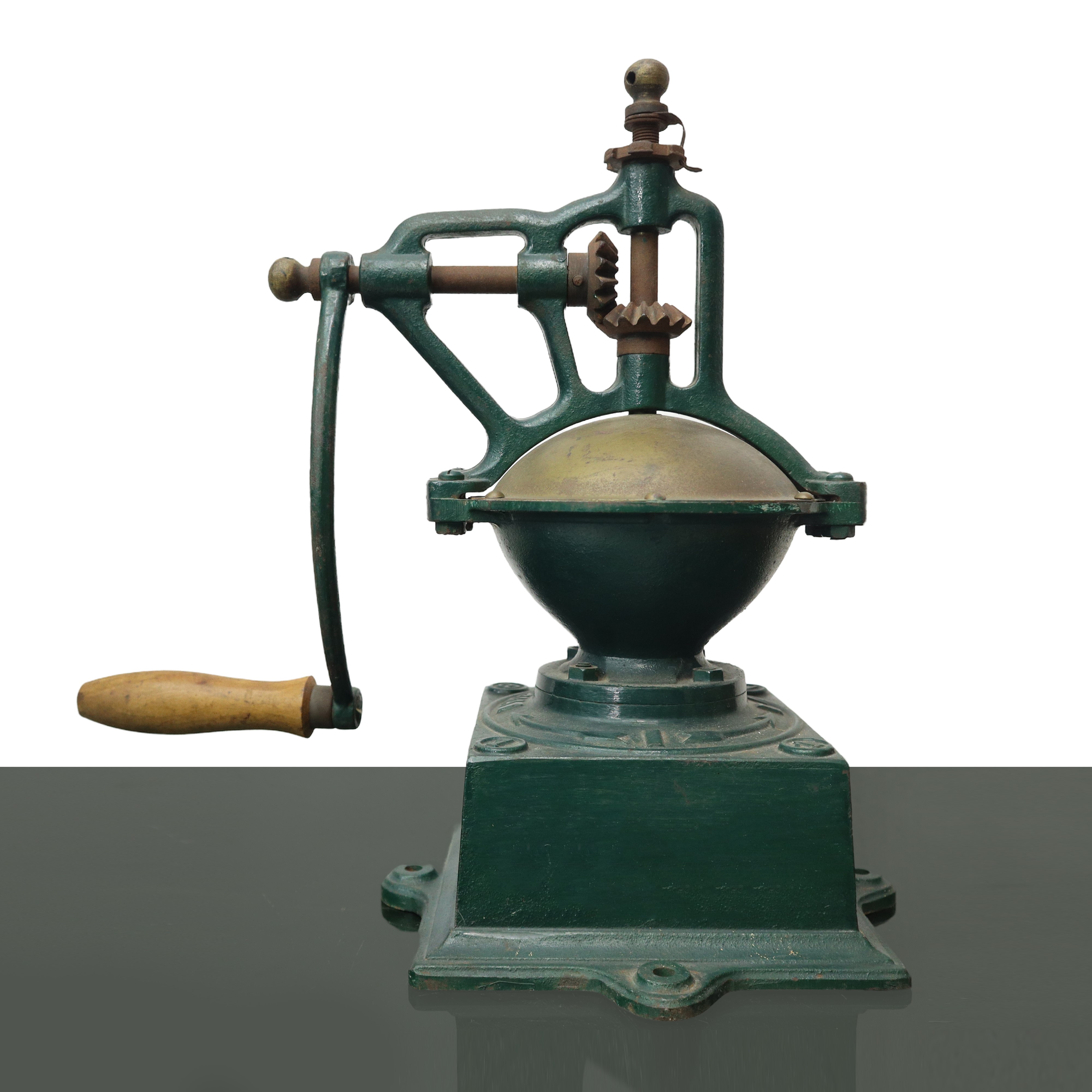 Macinino da caffe' in legno e ghisa a manovella