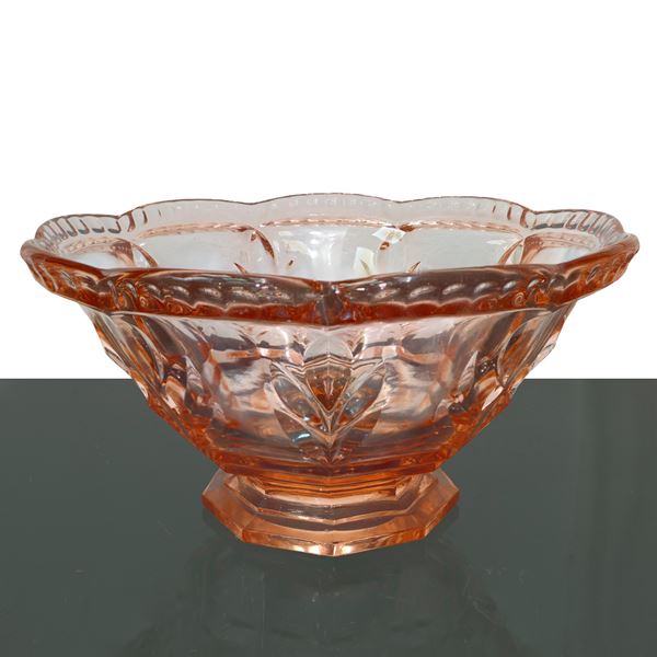 Centrotavola in vetro rosa con decorazione di foglie