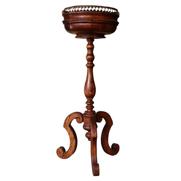 Walnut wood planter with golden metal railing