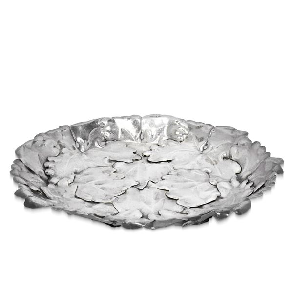 G. Vavassori Argentiere - Hand-beaten silver sweet holder with acanthus leaf