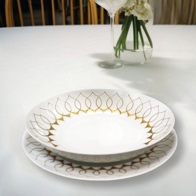 Completissimo Servizio Porcellana in Porcellana di Stoviglie e Caffè per 12 Persone Modello Lotus...