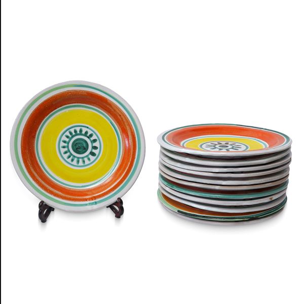 De Simone - Servizio di piatti da 12 in maiolica con decoro centrale a spirale