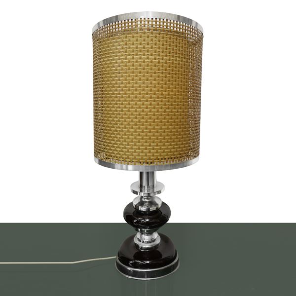 Table lamp, chromed metal body and dark glass, cylindrical Vienna straw lampshade with one light