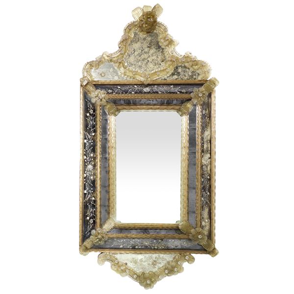 Specchio in vetro di Murano intagliato, bulinato