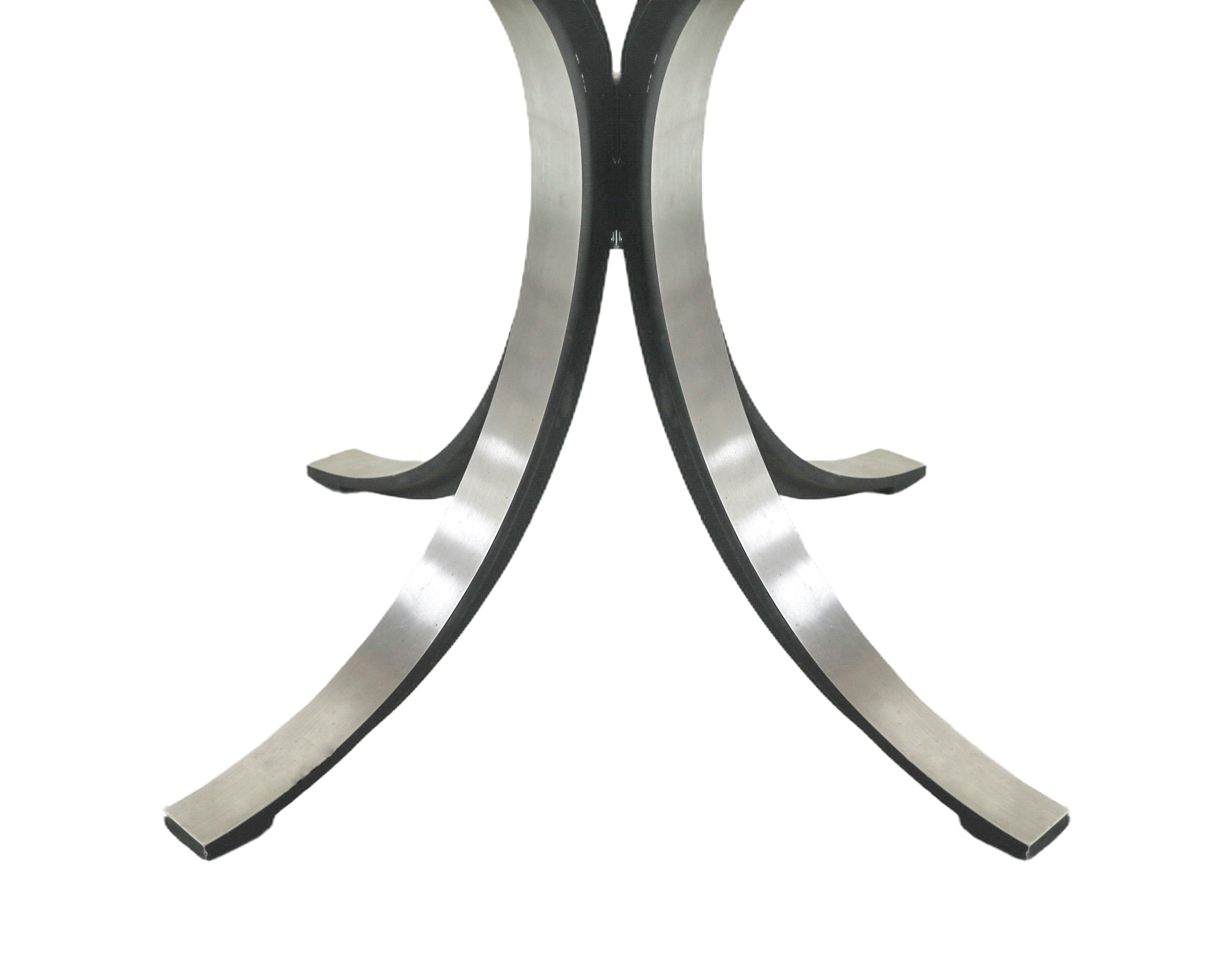 Tavolo rotondo mod.T69, prod Tecno