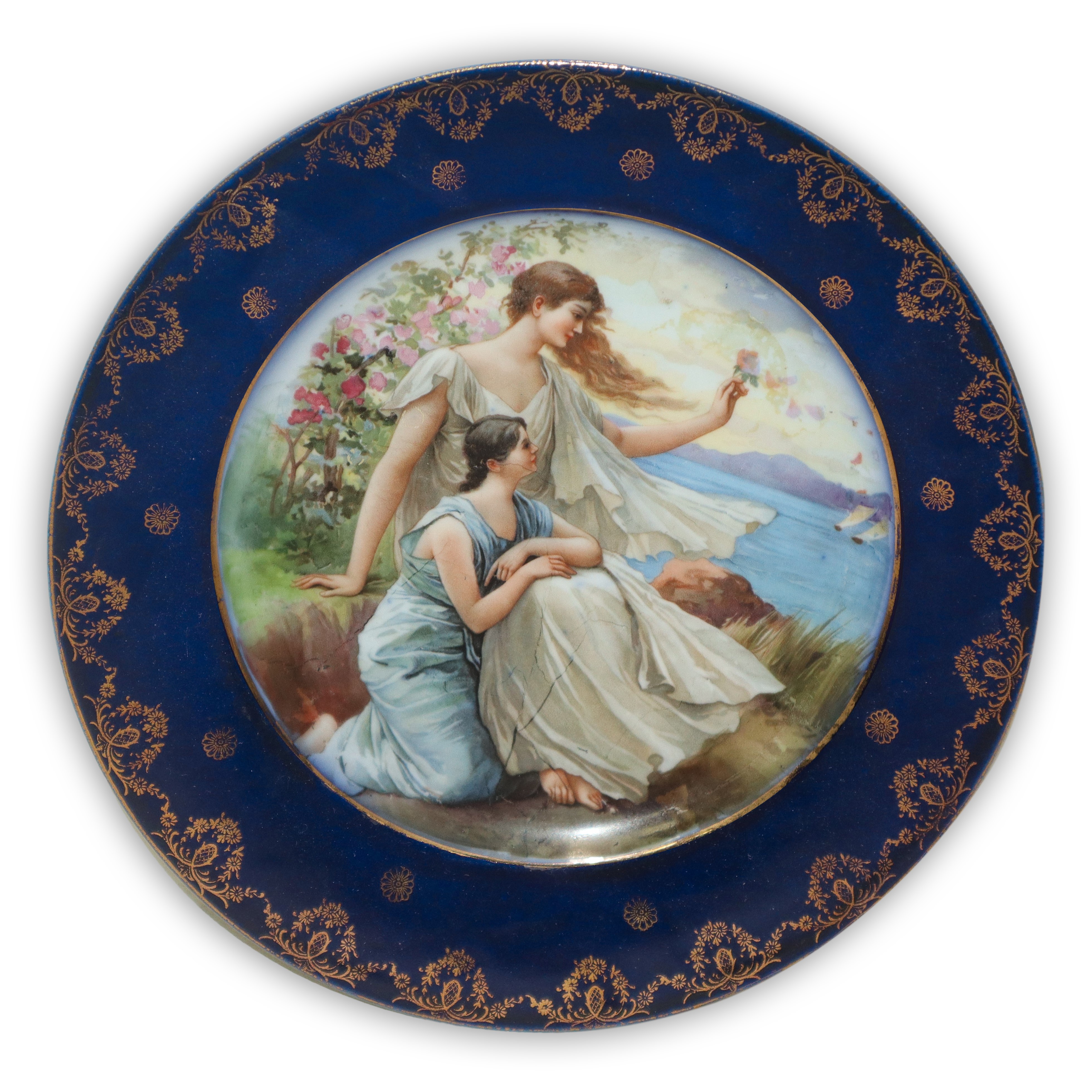 Coppia di Piatti da muro in porcellana di Vienna, con decoro in oro zecchino sulla tesa