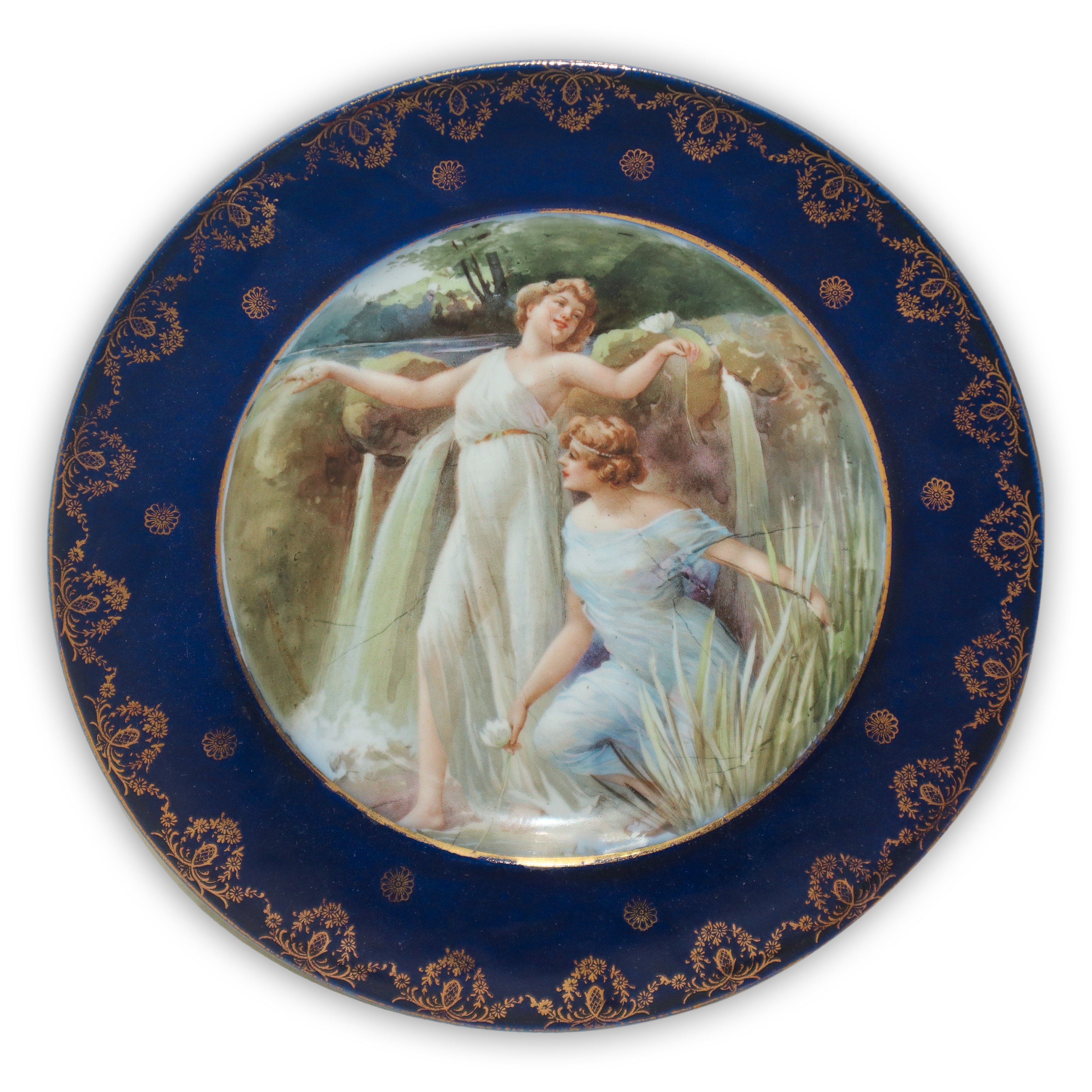Coppia di Piatti da muro in porcellana di Vienna, con decoro in oro zecchino sulla tesa