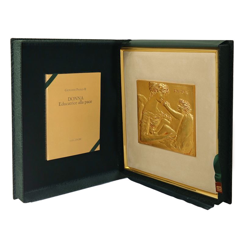 Alma Mater, Donna educatrice alla pace