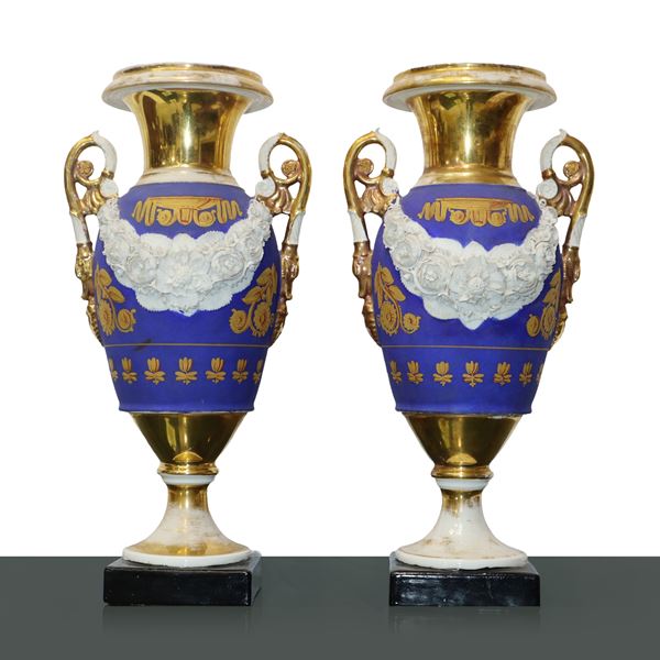 Coppia di vasi in porcellana Sofia, blu di Francia e doratura al mercurio