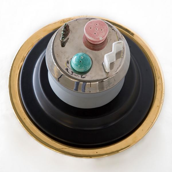 Tiziano Dalpozzo : L'impagliata  (1997)  - Ceramica - Asta Asta Collezione Ceramiche Postmoderne PrimeDiCopertina - Casa d'aste La Rosa