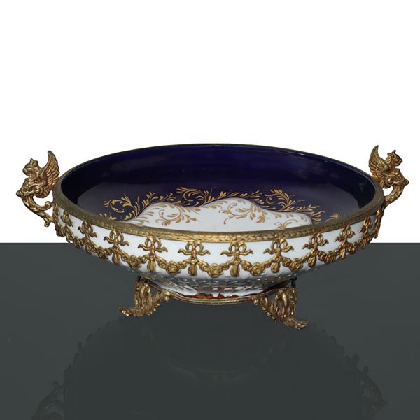 Limoges - Porcelain bowl with blue background and hand decorated with enamels