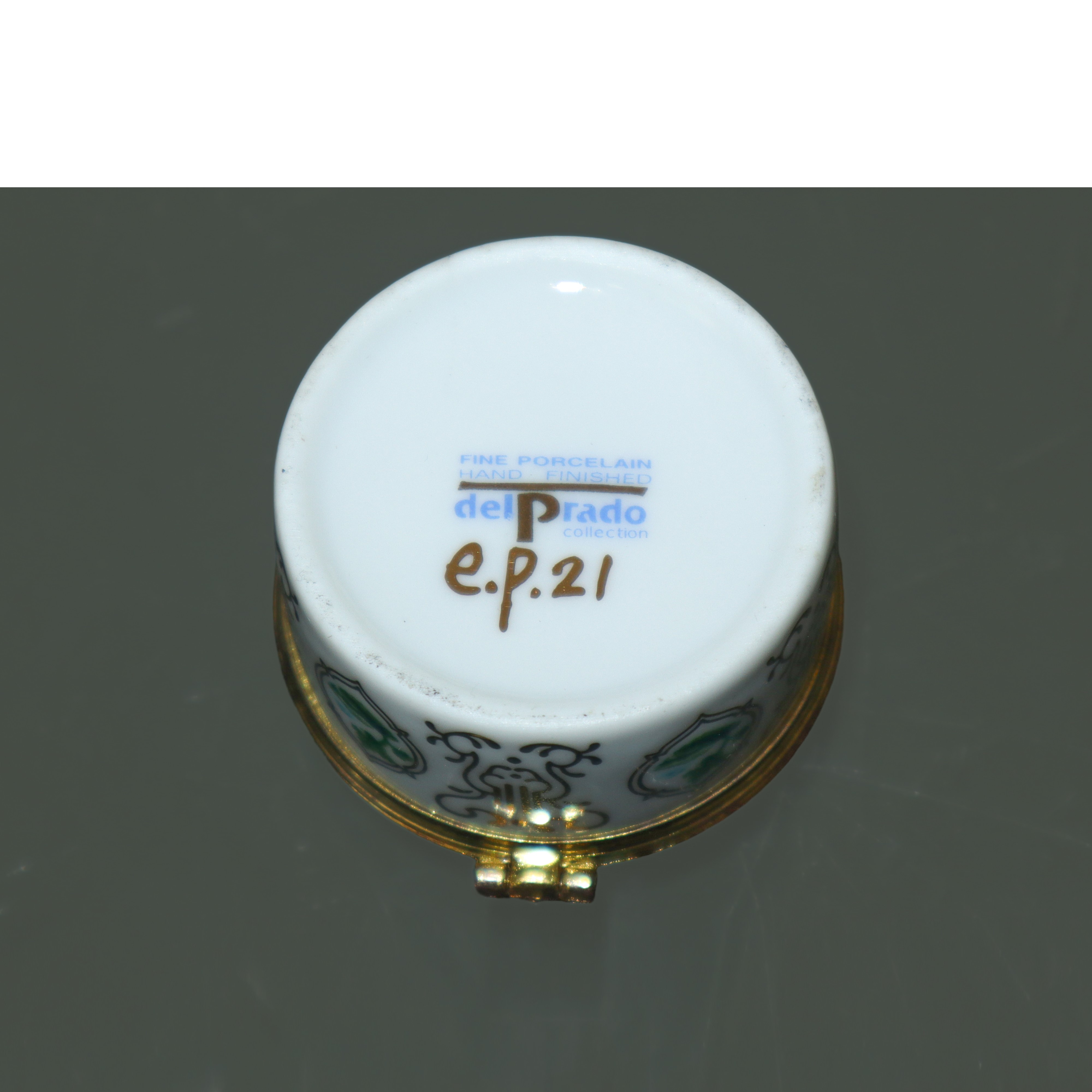 11 portapillole in porcellana