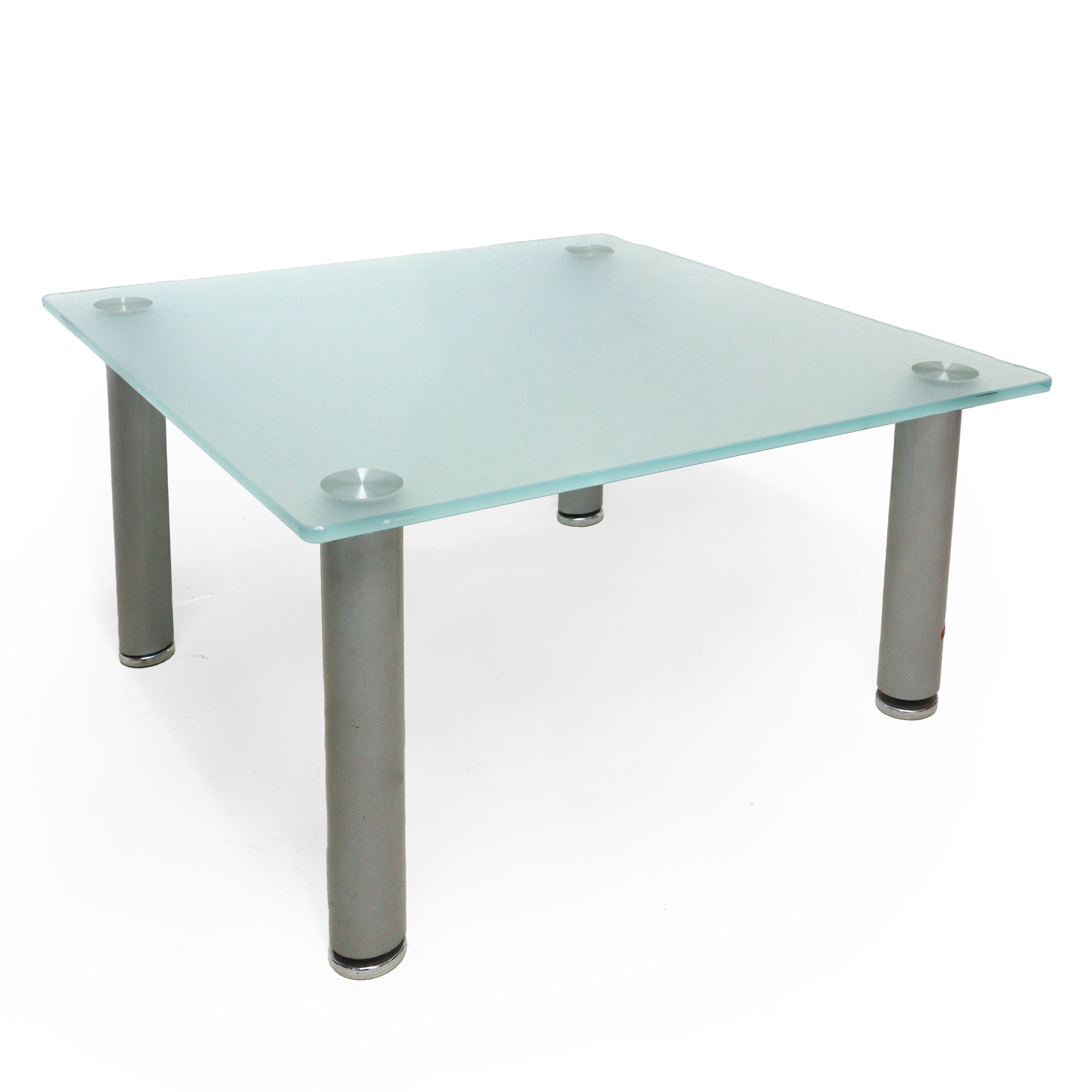 Tavolo basso prod. italiana con piano vetro satinato e con piedi in acciaio grigio