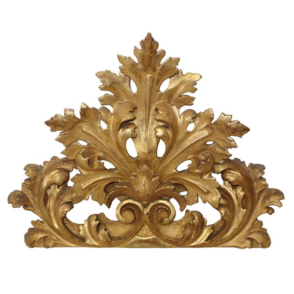 Frammento di fregio in legno dorato