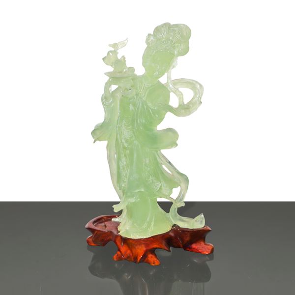 Guanin in giada verde chiaro