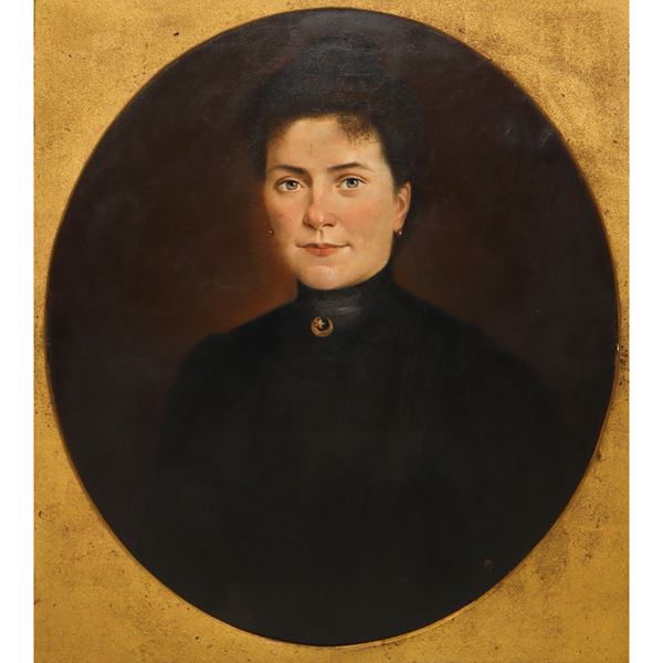 Ritratto di donna ovale con spilla al collo