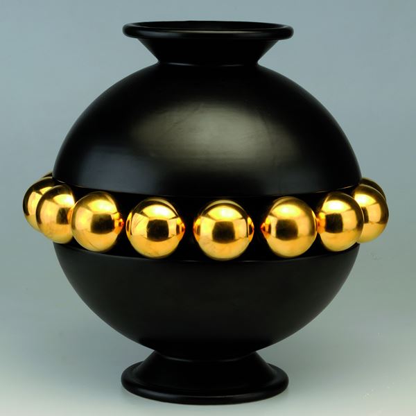 Franco Summa : Gea  (2009)  - Smalto e oro - Asta Asta Collezione Ceramiche Postmoderne PrimeDiCopertina - Casa d'aste La Rosa