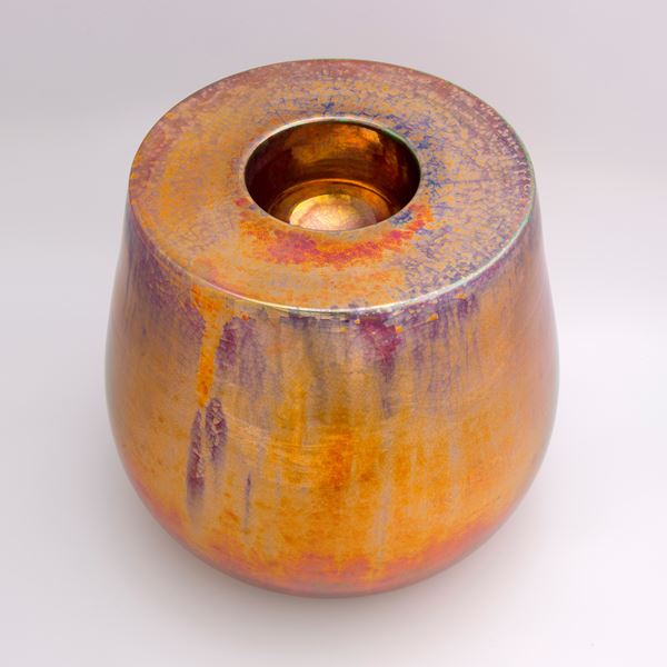 Ceramica Gatti : Vaso a doppio corpo con riflessi metallici  (2014)  - Maiolica a riflessi metallici - Asta Asta Collezione Ceramiche Postmoderne PrimeDiCopertina - Casa d'aste La Rosa