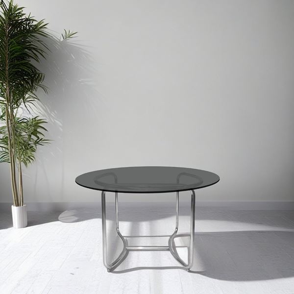 Round table 
