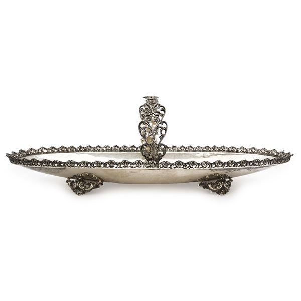 Sweet holder with oval handle and railing edge with acanthus leaf