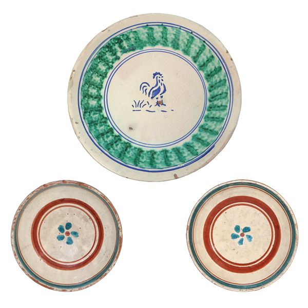 Plate with rooster, sponged and two bowls in Caltagirone majolica