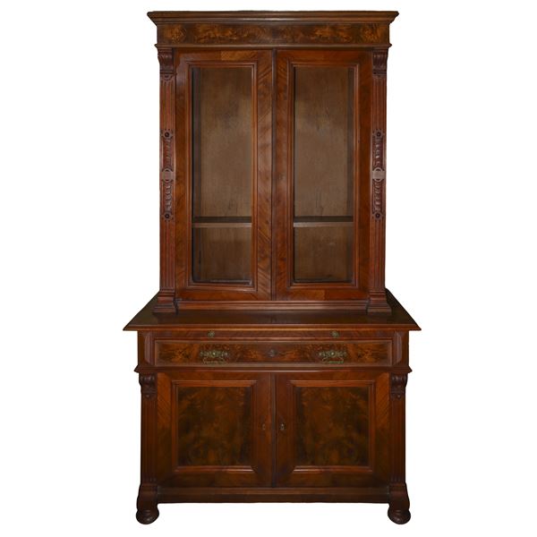 Credenza a due corpi in radica di noce