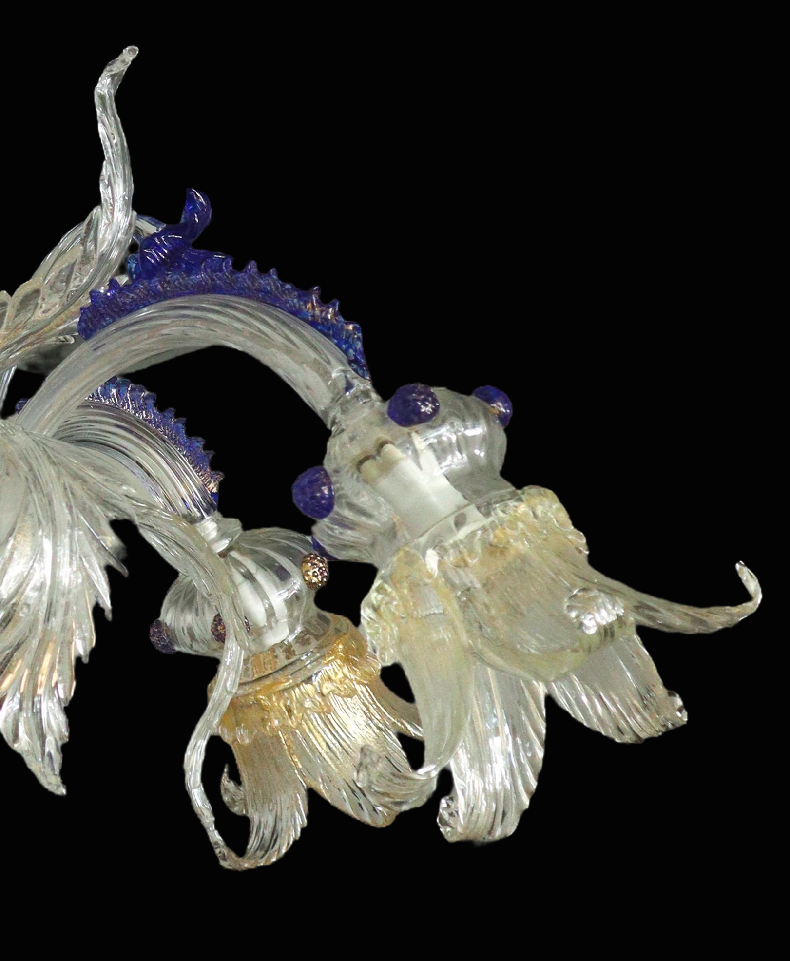 Lampadario a cinque luci in vetro di Murano trasparente dorato e blu