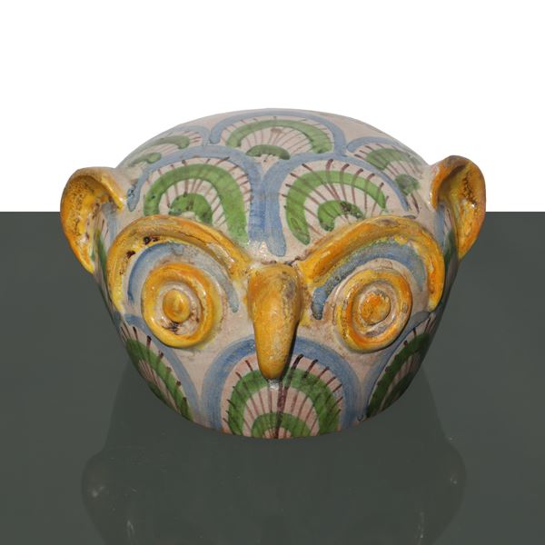 Ancient owl head in Caltagirone majolica.