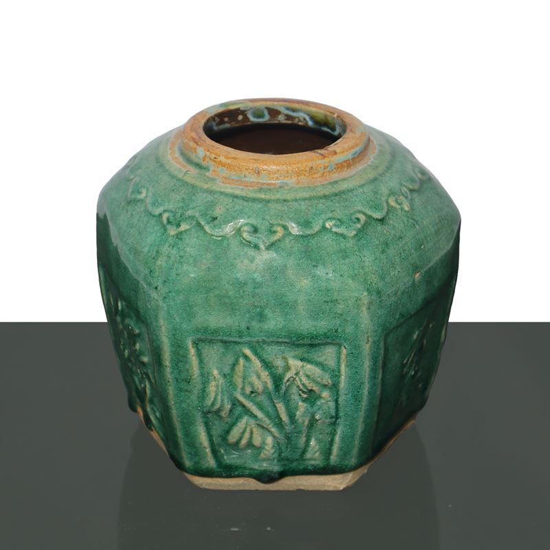 Vaso Esagonale in Porcellana Invetriato nei Toni del Verde con Motivi Floreali