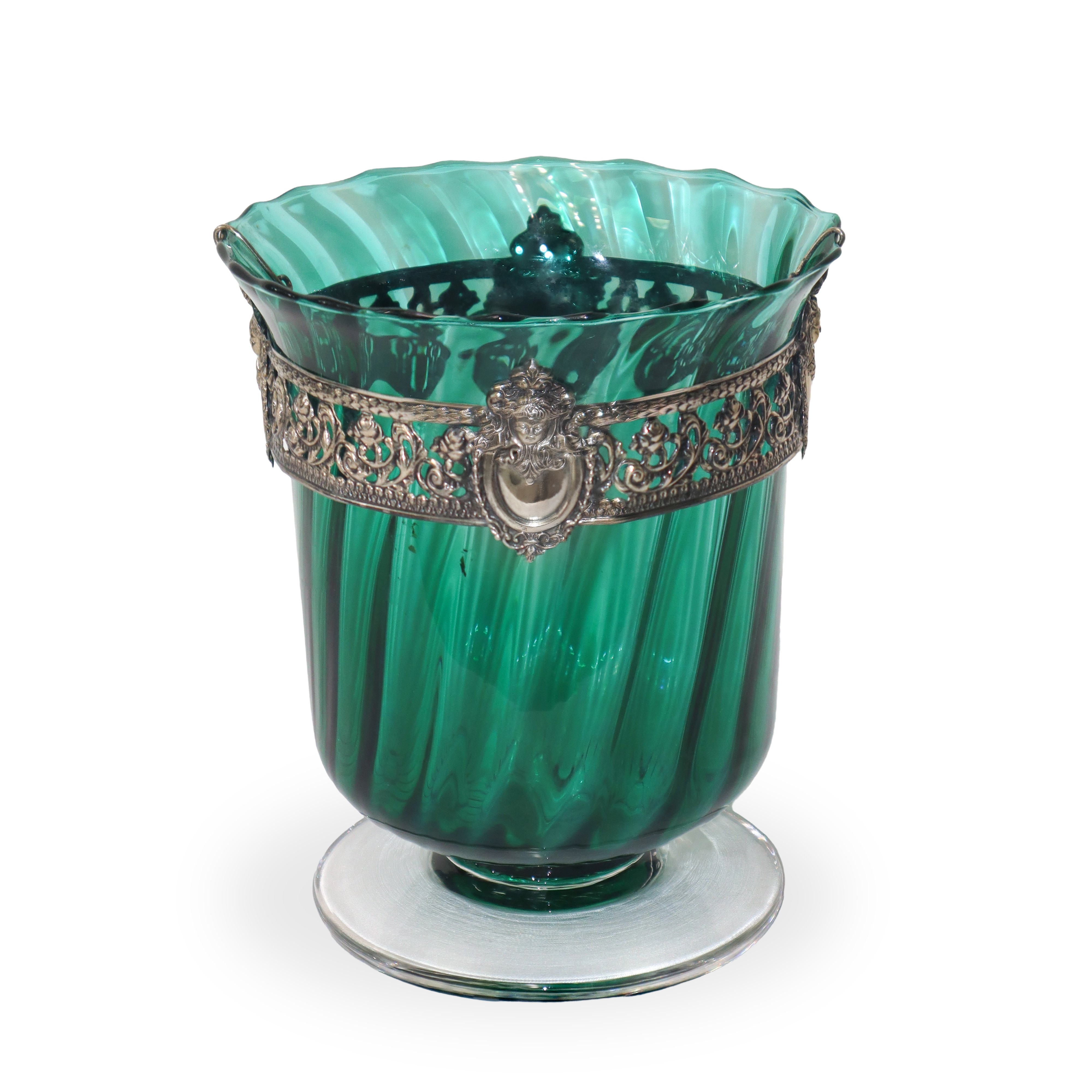 Vaso in Vetro Verde con Ringhierina a Motivi Floreali e con Volti di Putti