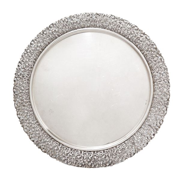 Round tray in 800 silver, filigreed edge