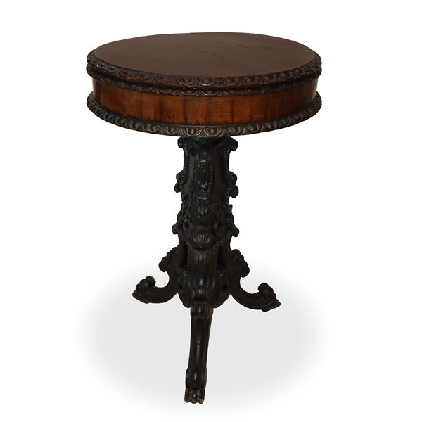 Round coffee table with 3-star foot and removable top