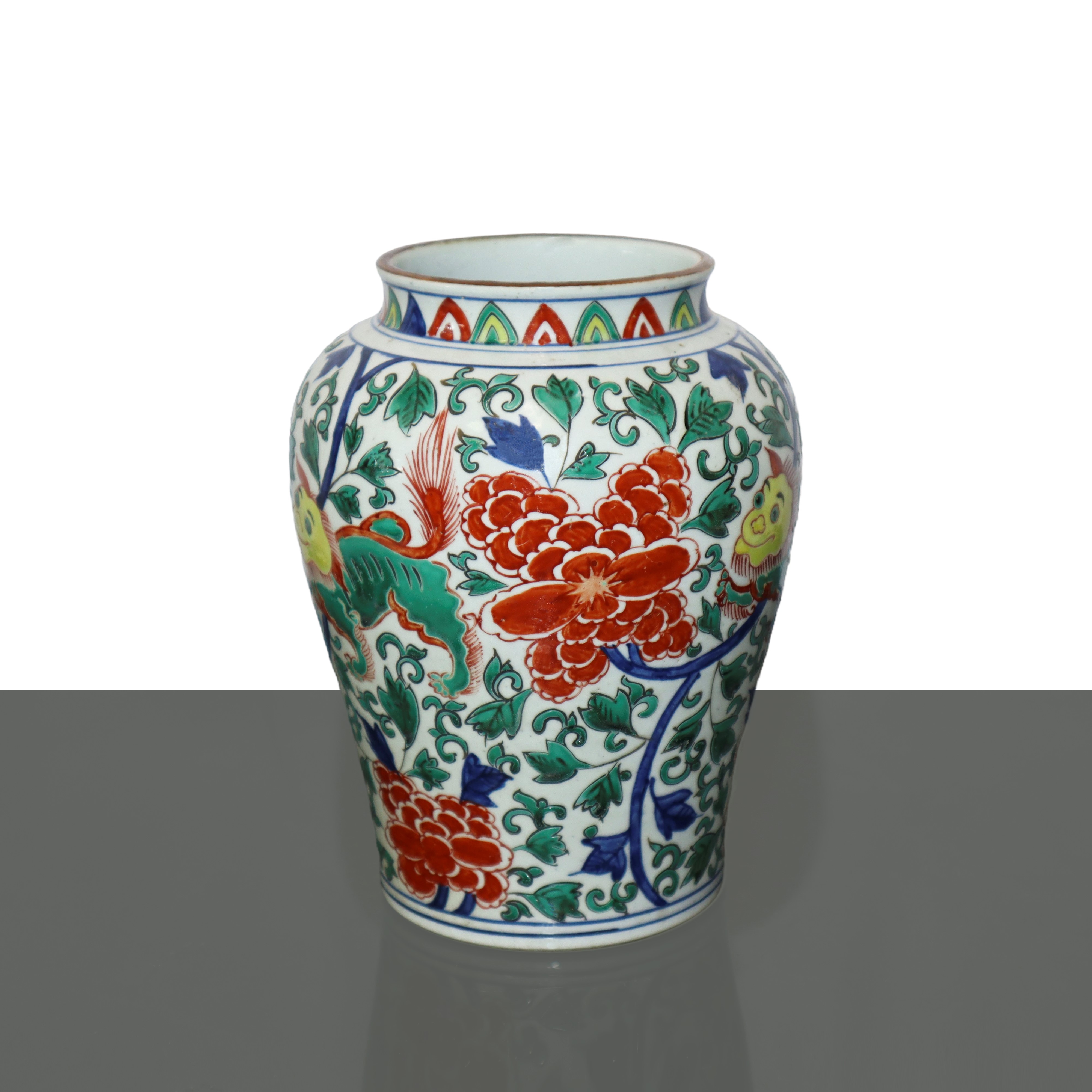 Vaso in Ceramica Wocai con Motivi Floreali e Animali Mitologici