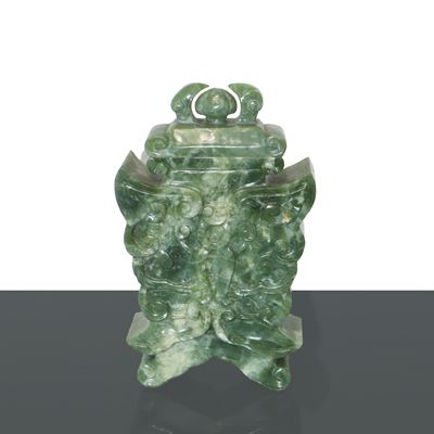 Vaso con Coperchio in Giada Nefrite