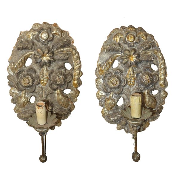 Pair of single-light wall lamps with fan