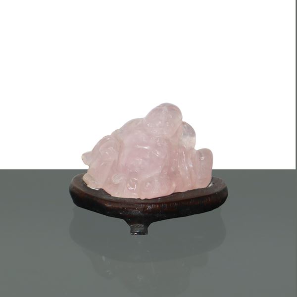 Small Buddha in rose quartz