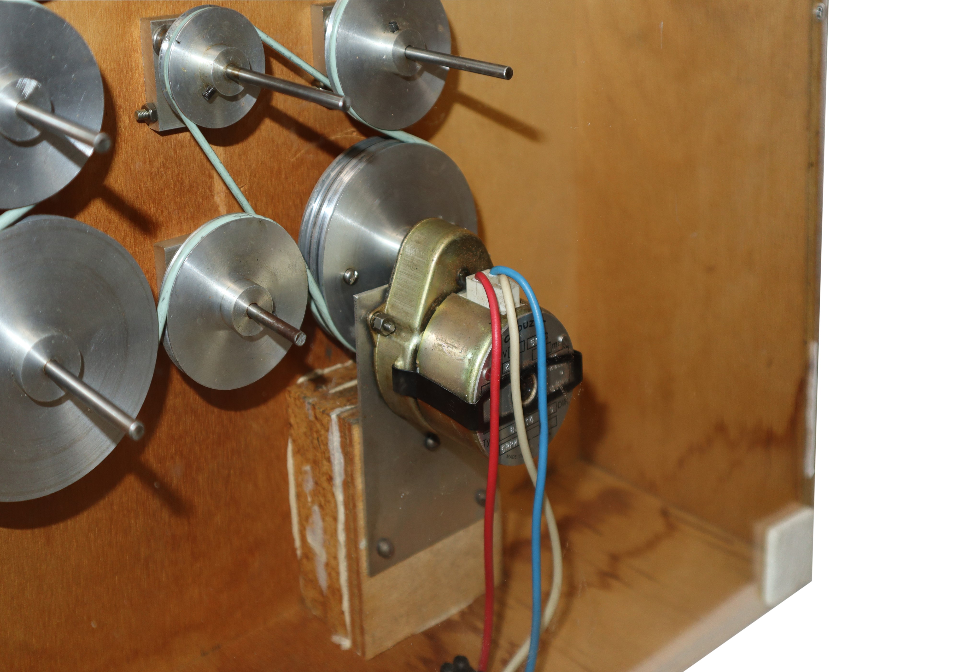 Relief à déplacement continuel