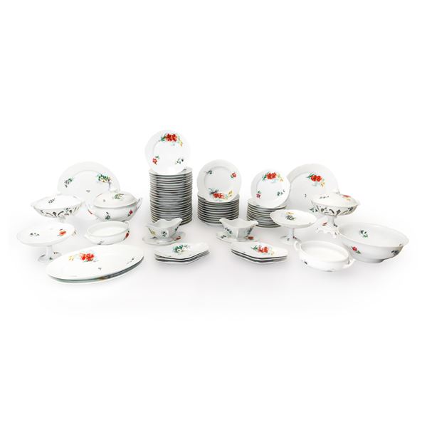 Ginori di Doccia - Beautiful porcelain dinner service for 12 with serving plates with floral decorations