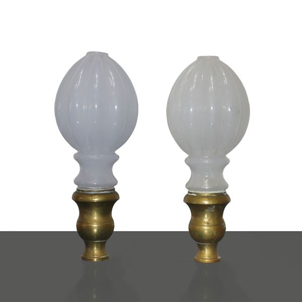 Pair of bed knobs in lattimo Murano glass and golden brass