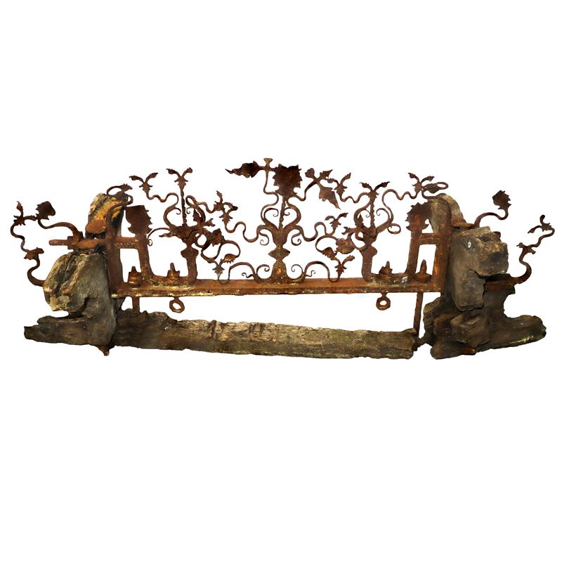 Frammento di carretto, cascia di fuso, in metallo forgiato e legno