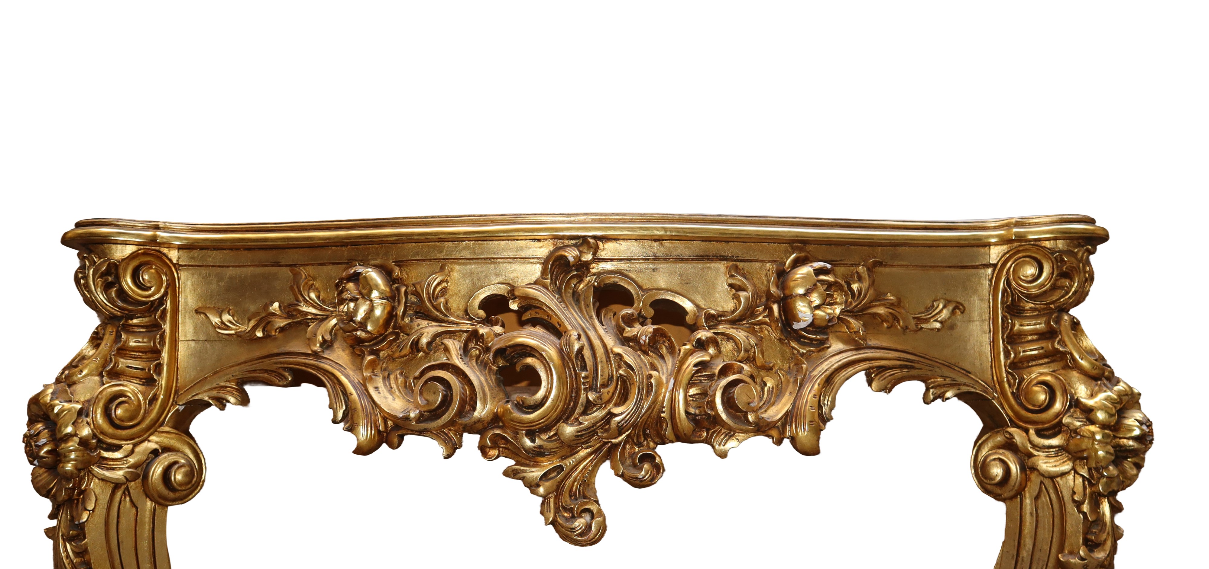 Console con specchiera nello stile barocco dorata a foglie