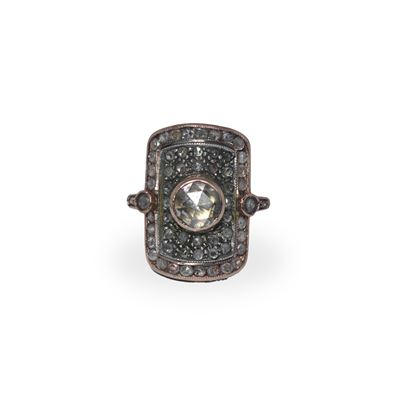 Anello in Oro Kt e Argento con Diamanti di Forma Rettangolare con Diamanti Taglio Brillante e Dia...