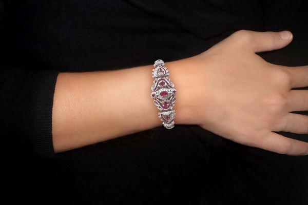 Bracelet in 18 kt white gold, rubies and brilliant-cut diamonds