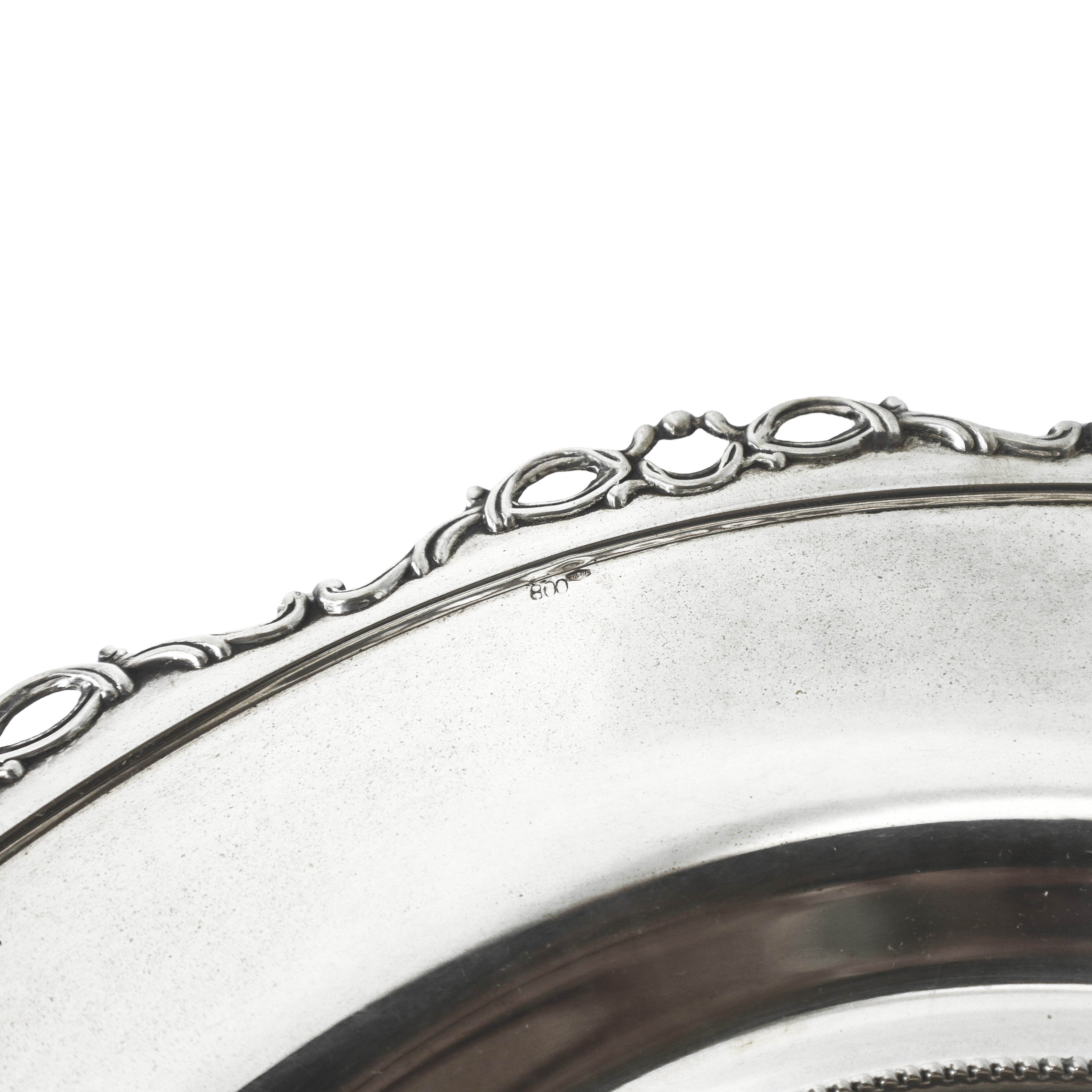 Alzata in argento 800, con bordi e piedi decorati