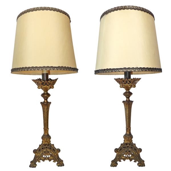 Pair of lamps with golden metal base